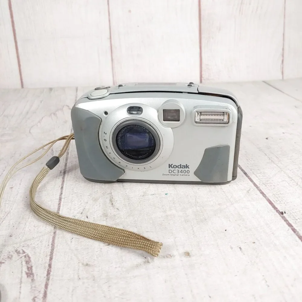 Kodak DC3400 Zoom Digital Camera 2.0MP Silver Gray Retro Power On ASIS FOR PARTS